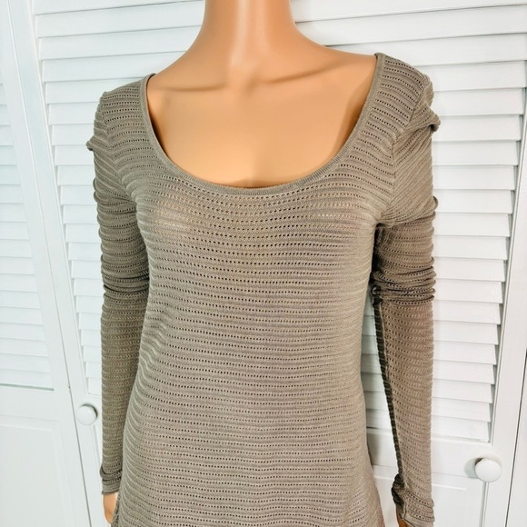 2/$50 EXPRESS Tan Semi Sheer Asymmetrical Hem Long Sleeve Shirt Size Large - Picture 2 of 7